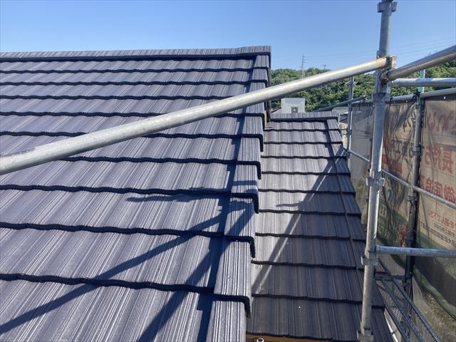 屋根　上塗り1回目塗装完了