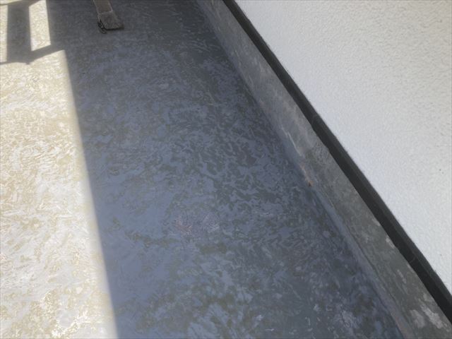 ベランダ床ケレン後