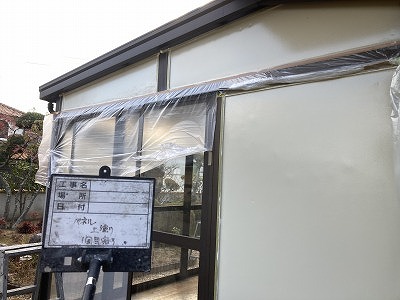 外壁　上塗り１回目塗装完了