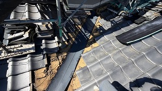 新しい谷板金の設置