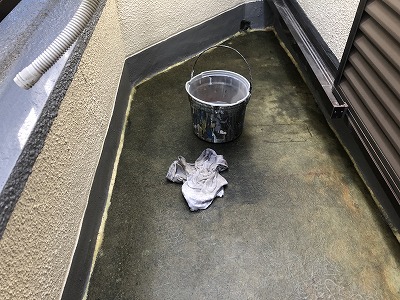 ベランダ床　アセトン拭き