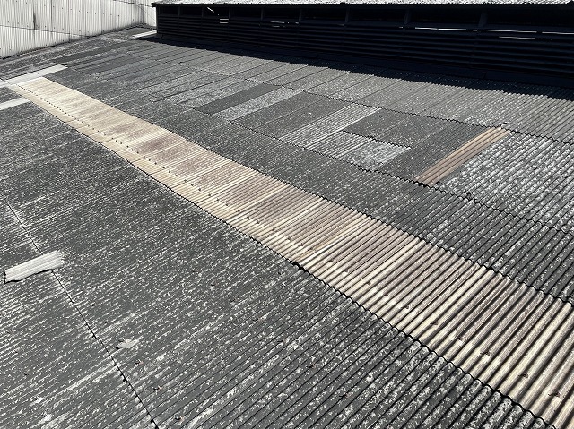 工場倉庫スレート屋根劣化状況