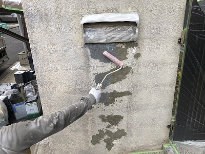 塀　シーラー塗布