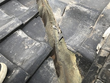 雨漏りの原因箇所　谷板金