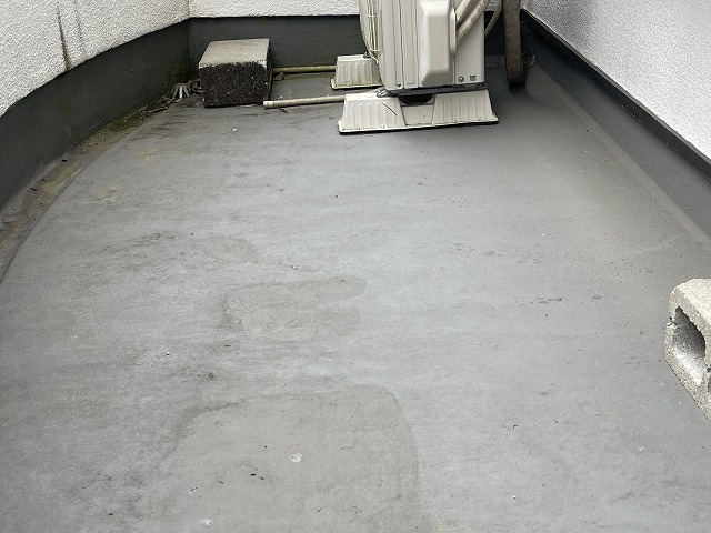 ベランダの膨らみ