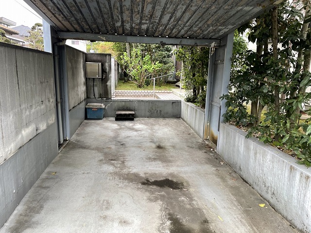 ガレージの汚れ