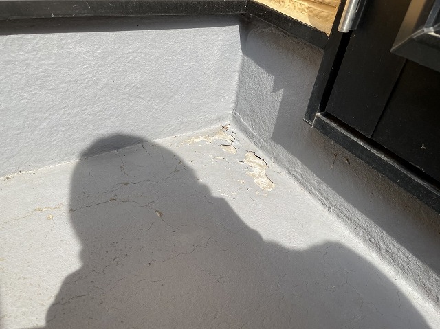 バルコニー　捲れ