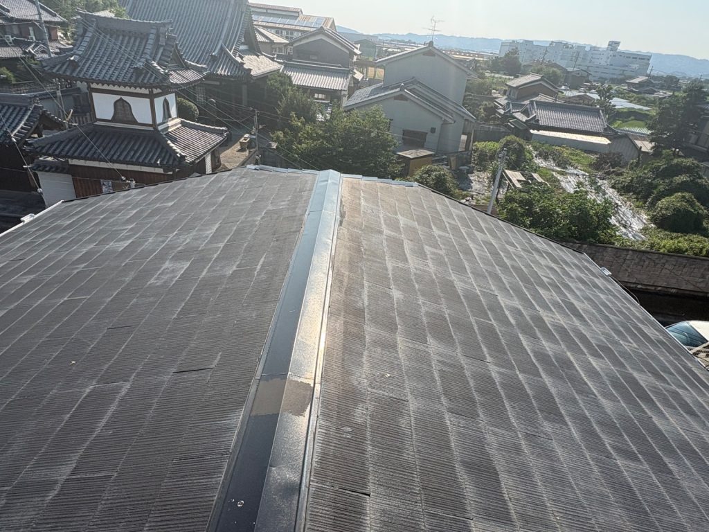 色あせたスレート屋根