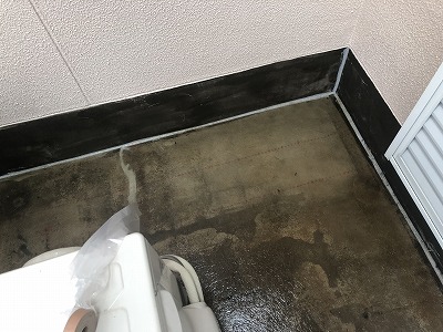 ベランダ　プライマー塗布完了　
