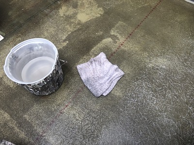 ベランダ　床アセトン拭き