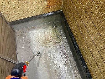 ベランダ　高圧洗浄