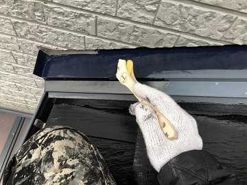 ちり際　刷毛塗装