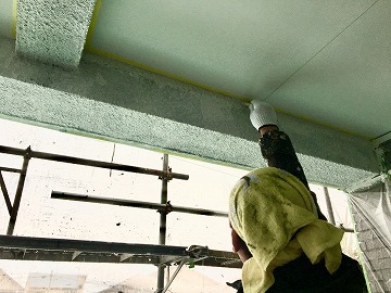 外壁刷毛塗り作業