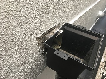 樋裏塗装前