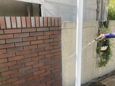 塀　高圧洗浄