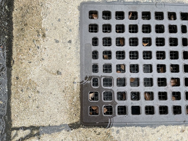 段差　マンホール