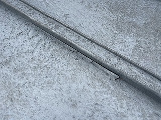 屋根　コーキング不良