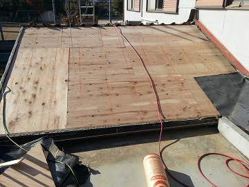 野地板貼り付け