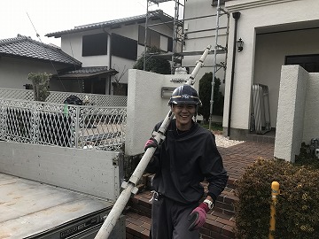 笑顔が素敵な足場職人