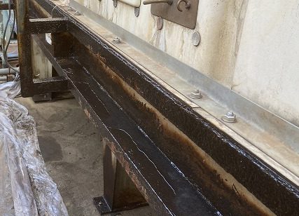 架台　錆転換剤塗り完了