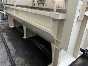 機械の架台塗装後