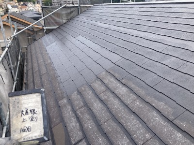 屋根　上塗り１回目塗装