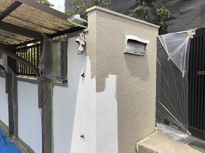 塀　上塗り1回目