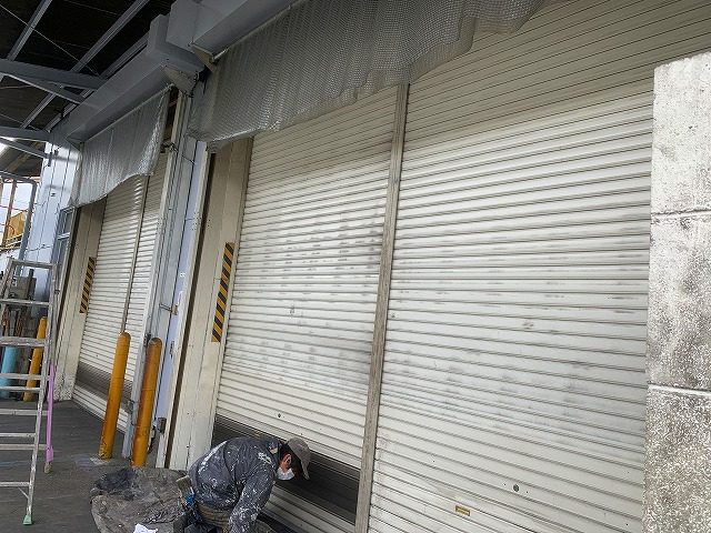 シャッターの油