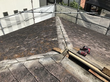 棟板金撤去の様子