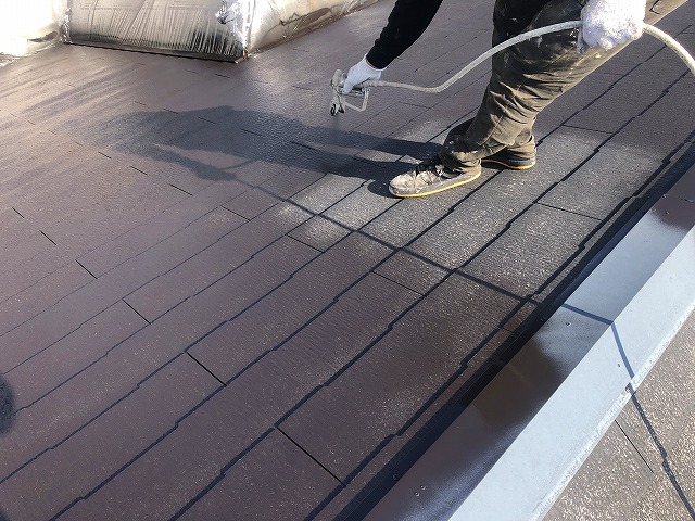 屋根　上塗り1回目