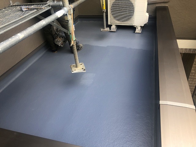 ベランダ　上塗り