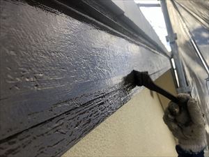 破風板　上塗り2回目塗装