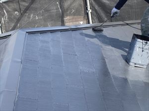 屋根　上塗り２回目塗装
