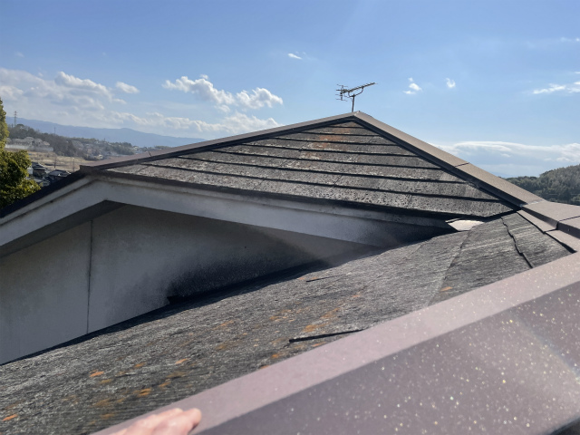 劣化した屋根
