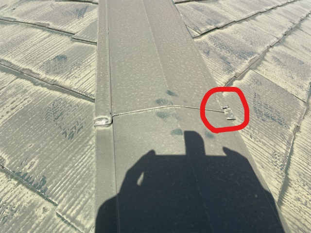 屋根板金　釘の浮き