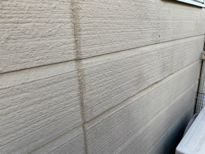 壁の様子　水分を含んでいる