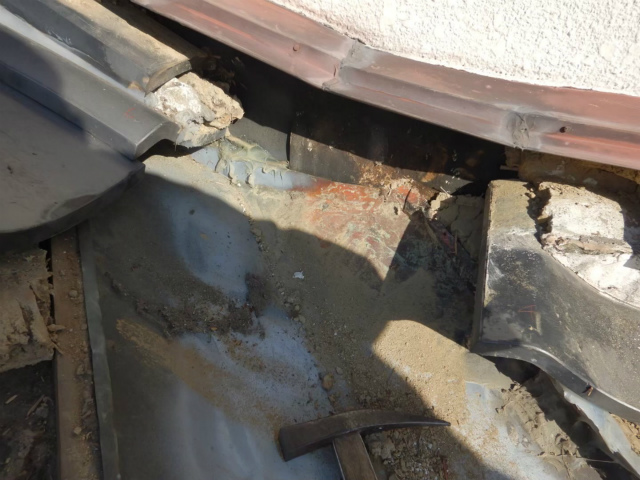 谷板金の撤去