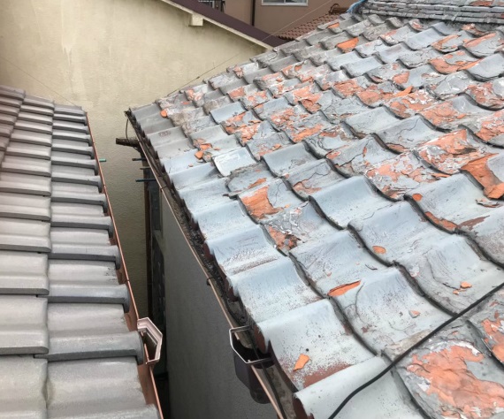 劣化で剥がれた瓦