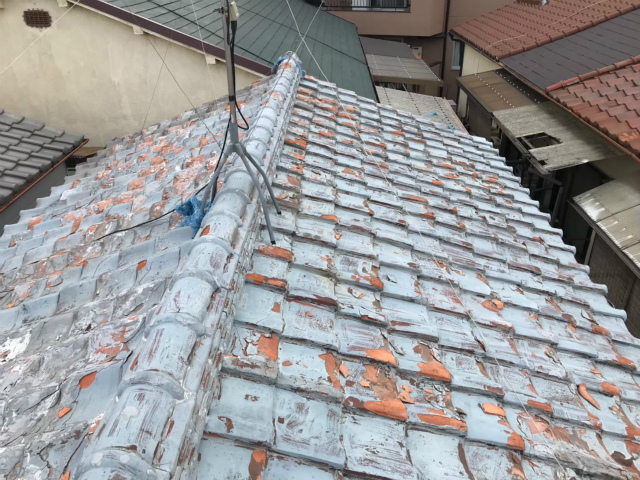 劣化した瓦