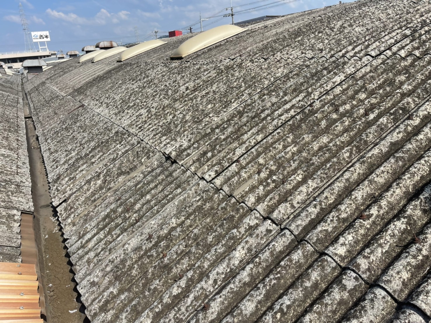 スレート屋根のひび割れ