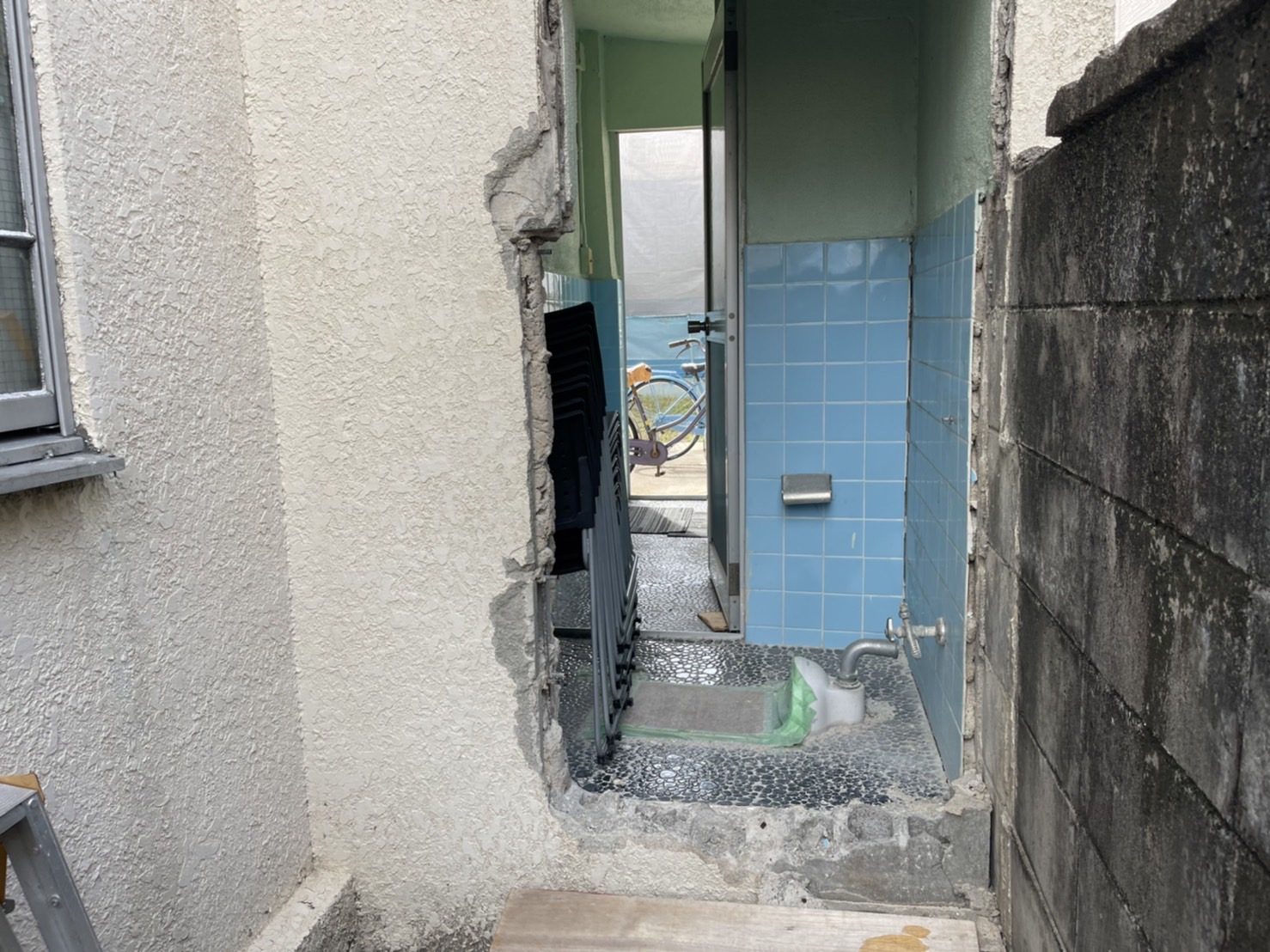 穴をあけたまま放置