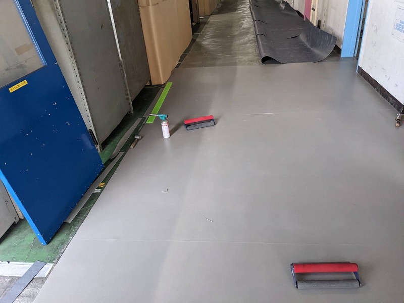 長尺シート貼り