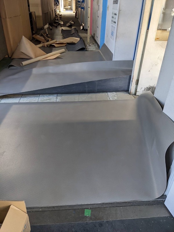 長尺シート貼り