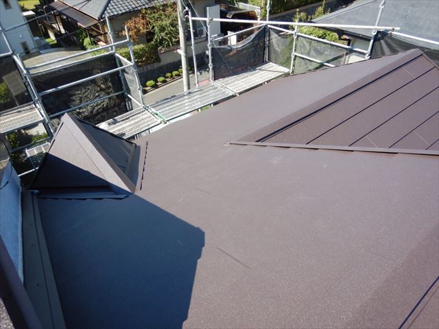 ガルテクトに葺き替え工事完了