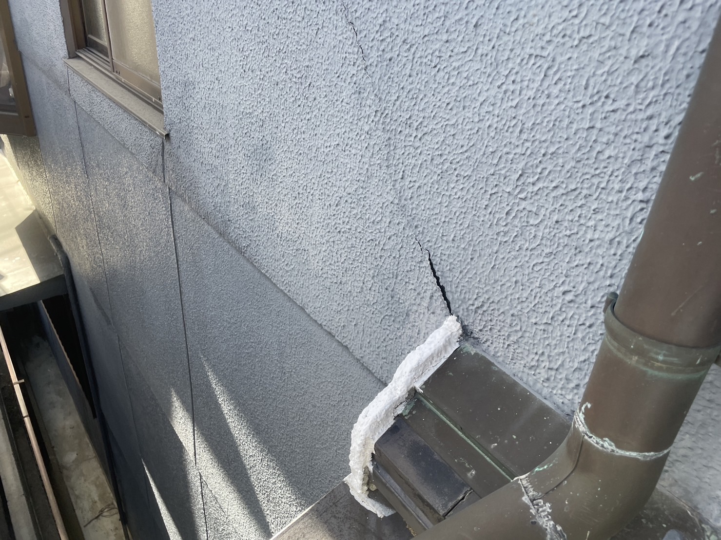 外壁のひび割れ