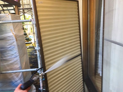 雨戸　ウラ　洗浄