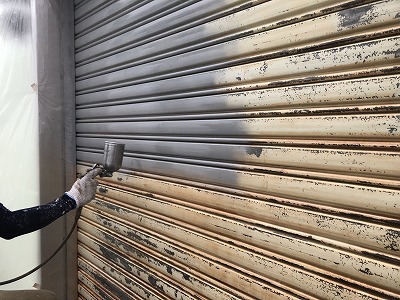 シャッター錆止め塗装