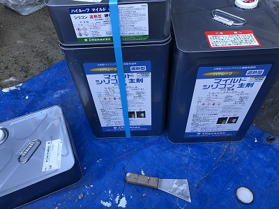 屋根　上塗り材料