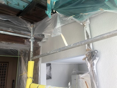 外壁　上塗り１回目塗装完了