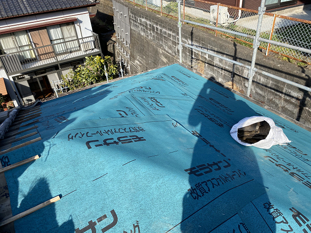 雨漏り　葺き戻し　棟